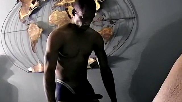 Hung Black Hunk Iceberg Comes Back - Iceberg