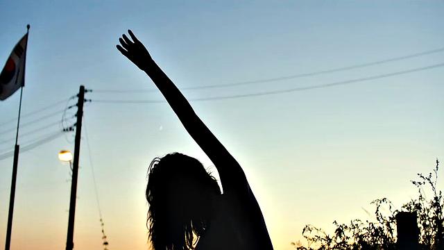 Brunette celebrity with small tits gives a steamy outdoor BJ in the bedroom