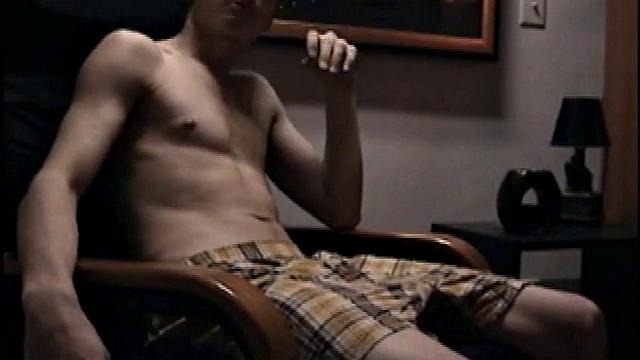 Корри сосет член и глотает сперму, не в силах устоять