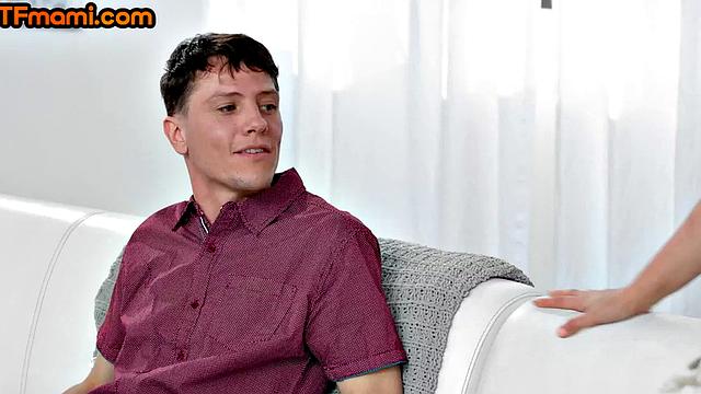 Short-haired stepmom titfuck before pleasing her muff