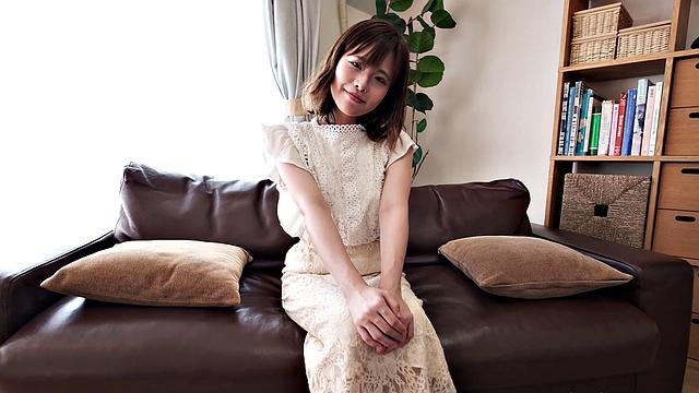 Introducing Kanna Sakura: A Pretty And Inexperienced Housewife