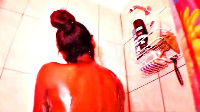 Toticos Mikaylina Shower - Clip
