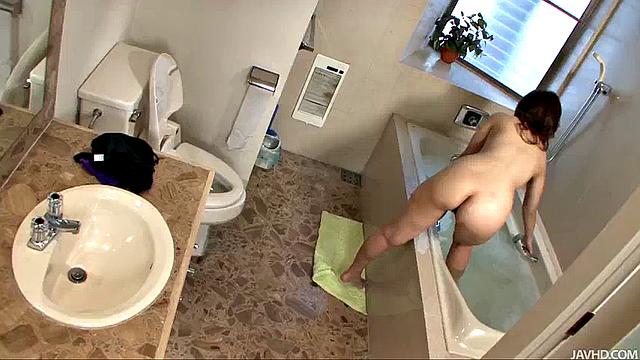 火照った爆乳が疼きます！葉月奈穂