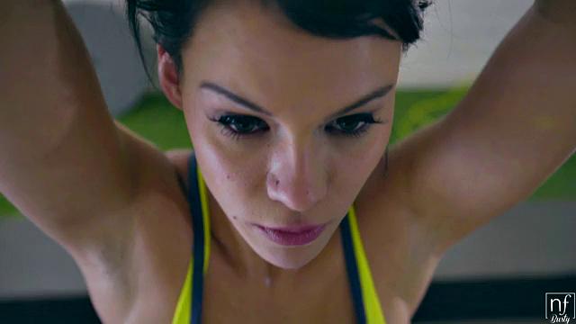Big Boob Workout - S1:E4