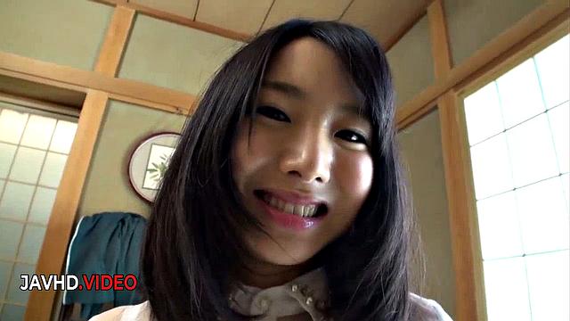 Айюму Исихара страстно делает минет и получает глубокий трах от взрослого мужчины.
