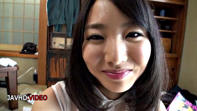 Айюму Исихара страстно делает минет и получает глубокий трах от взрослого мужчины.