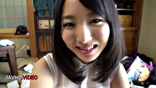 Айюму Исихара страстно делает минет и получает глубокий трах от взрослого мужчины.