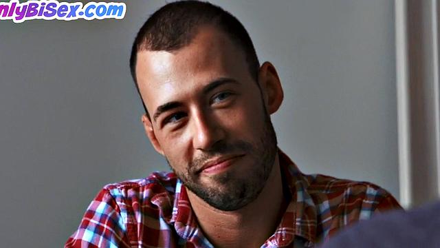 Amateur bisexual in 3some fuck