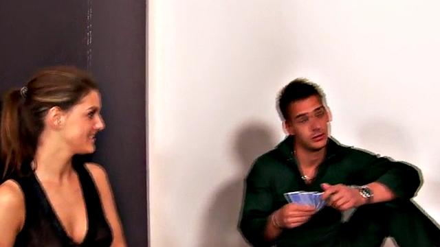 Curvy dommes pegging their submissive in threesome