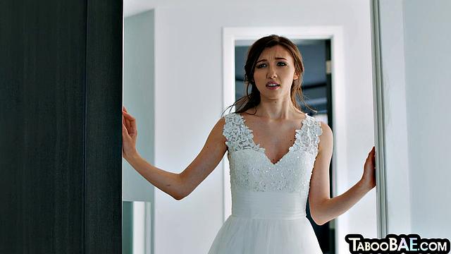 Cockhungry sluts sharing in 3some