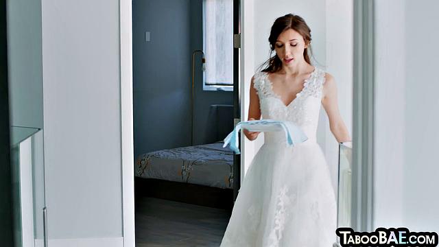 Cockhungry sluts sharing in 3some