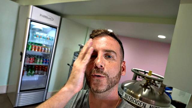 каденс люкс продаёт себя и ловит густую порцию на лицо