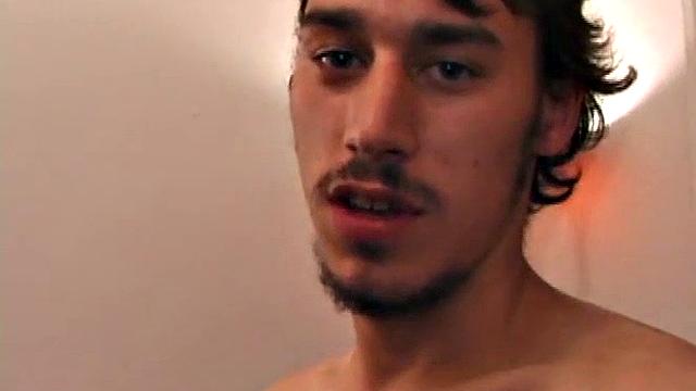 Любопытные парни: гей-тройничок