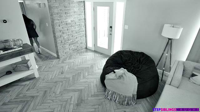 My Step Sister's Gift - S11:E1