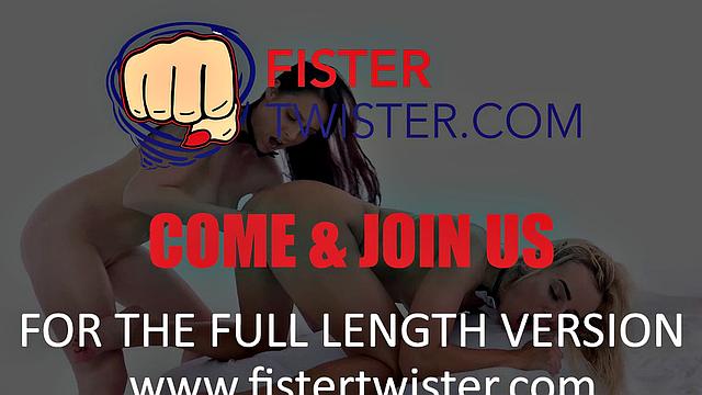 Lesbian Fisting Hot Blonde