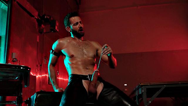 Cumslut Tagteamed By Beefy Stud & BBC Hunk - FistingInferno