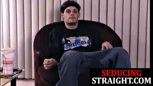 Inked straight jock gets his hard dick blown