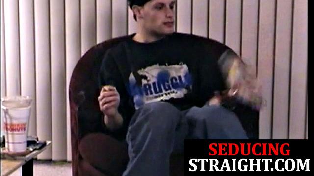 Inked straight jock gets his hard dick blown