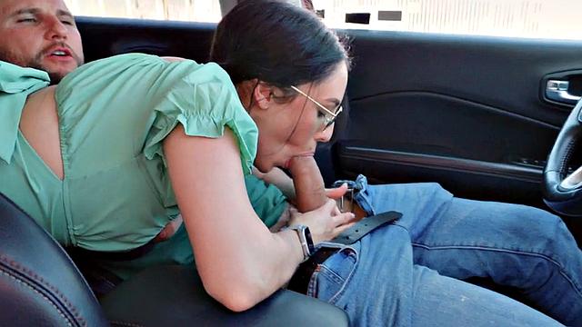 Watch Mofo's petite slut get deepthroated and pussyfucked in a car POV-style