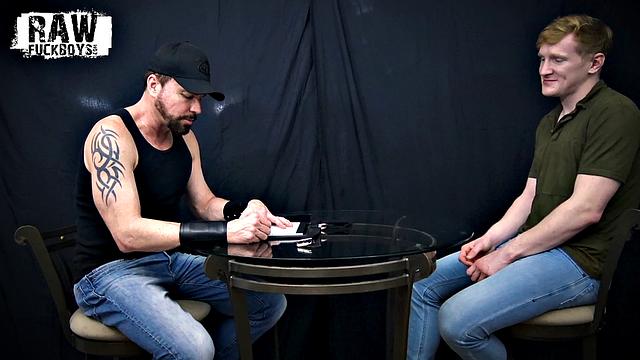Спенсер с повязкой на глазах - Логан не щадит ни себя, ни его