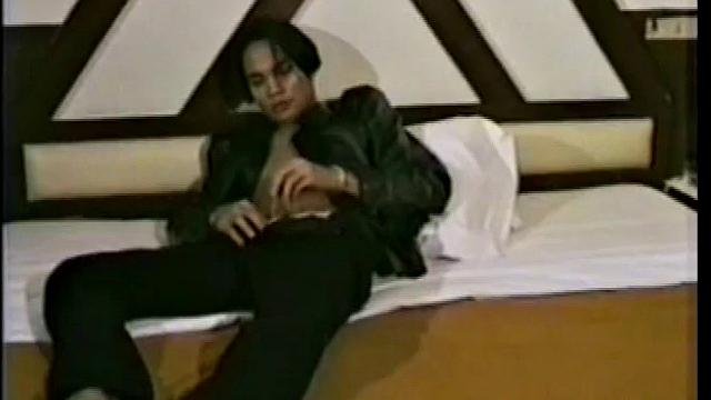 Asian twink gets barebacked by athletic amateur