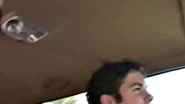 На вписке блондинка показала класс, препод бы гордился