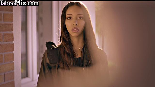 Petite beauty facesitting on GF