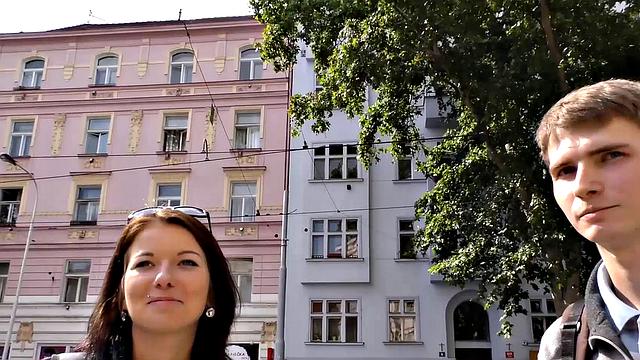 Куколд за деньги смотрит, как охотник жестко трахает его девушку