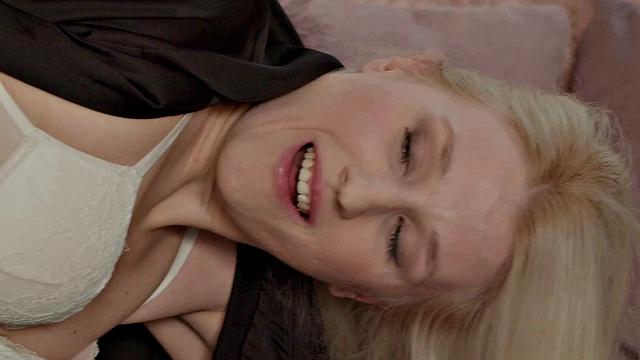21 SEXTURY - Sexy Diane Chrystall Warms Up Her Asshole For Deep Anal Sex