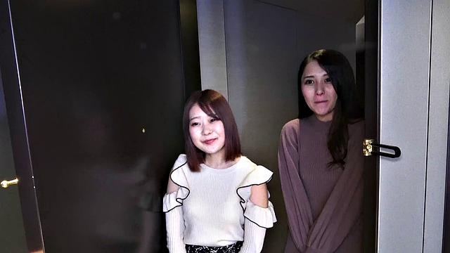 Horny lounge girls, Mio Yoshikawa and Asuka Suzumura in a lesbian show
