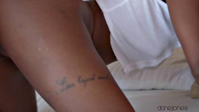 Ebony UK babe can't get enough