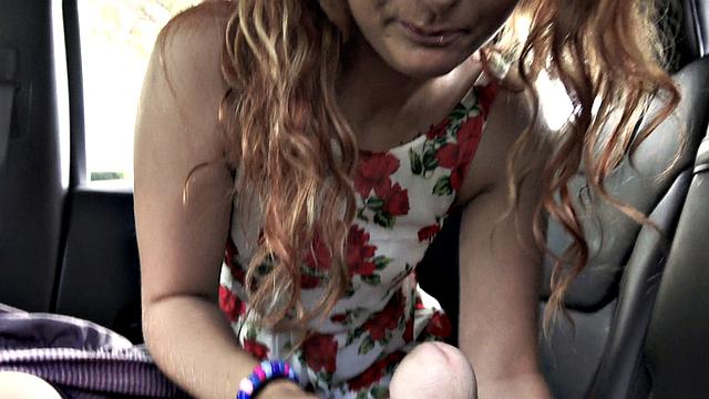 смотри, как kadence marie соблазняет и трахается с водителем в машине