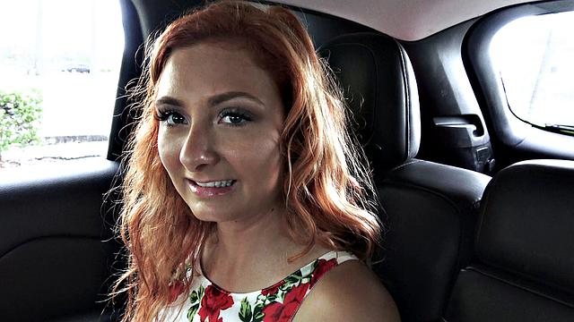 смотри, как kadence marie соблазняет и трахается с водителем в машине