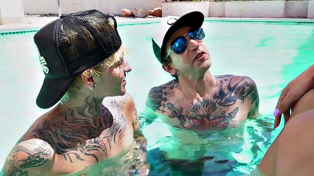 Petite bisex babe deepthroating before pussy drilled in threesome