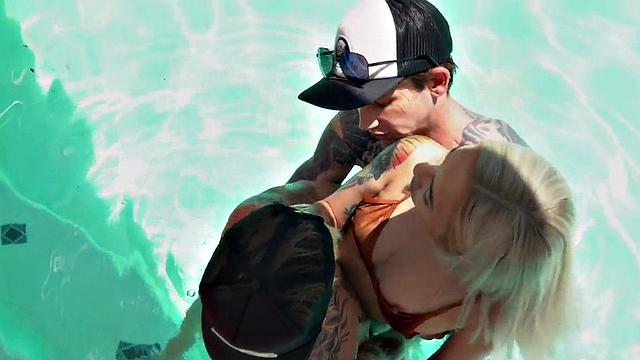 Petite bisex babe deepthroating before pussy drilled in threesome