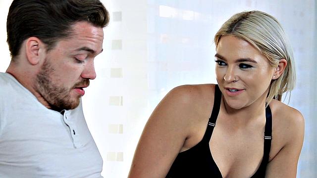 Blonde PAWG Works Out Her Pussy