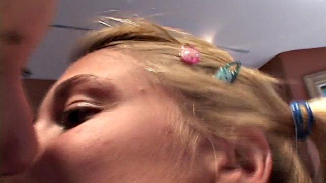 Страстная блондинка разносит киску подруги в жёстком лесби POV