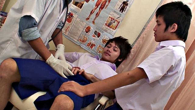 Asian twinks enjoy oral in threeway with doctor