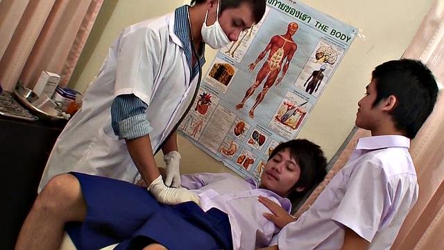 Asian twinks enjoy oral in threeway with doctor