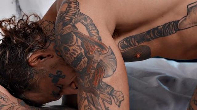 Gay dude penetrated by BFF stud in anal hole