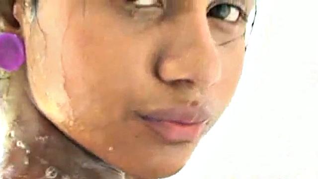 Tobie Teen Fingering in Shower