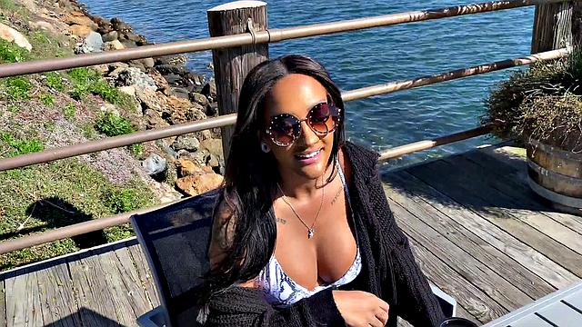 Zoeys Pussy Gets Filled