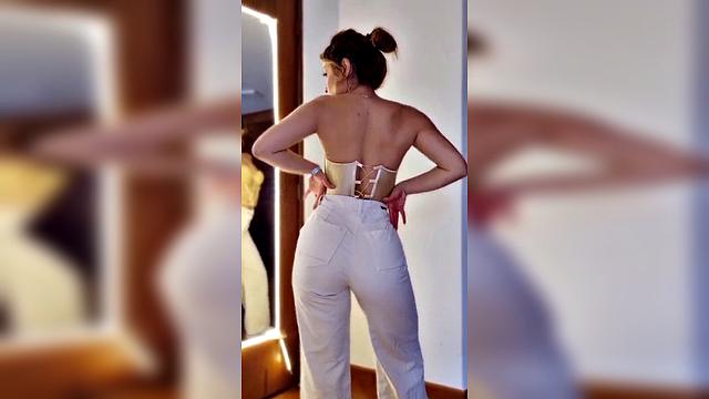 Рыжая в жёлтом корсете - твой тренер бы обзавидовался