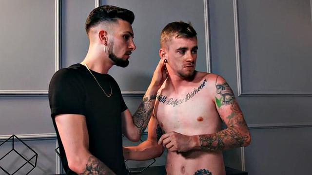 Tattooed stud barebacks BF after dickblowing