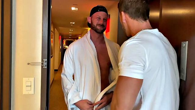 Athletic hunk barebacks BF at home till cumshot