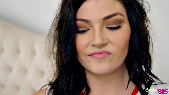 Sex Crazed Step Sister - S4:E6