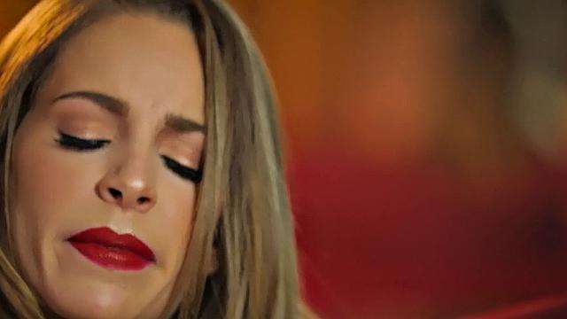 Watch this trimmed pussy get fingered in solo masturbation session with bra on