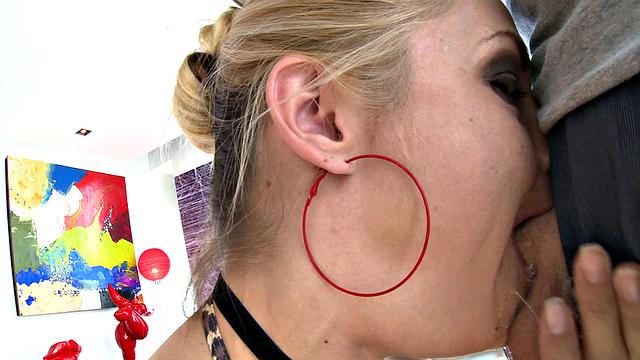 Sarah Vandella, Back qith Vengeance