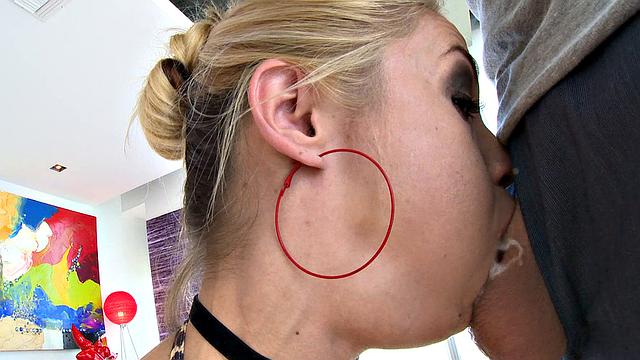 Sarah Vandella, Back qith Vengeance