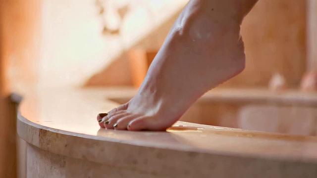 21 SEXTURY - Gorgeous Lena Coxx Took A Shower To Have Her Tight Ass Fucked